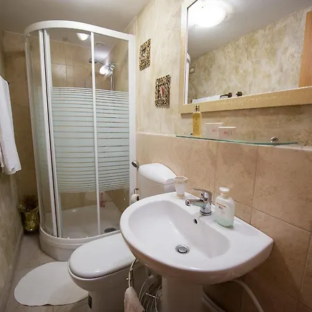 Art Domus Reale Bed & Breakfast 2*
